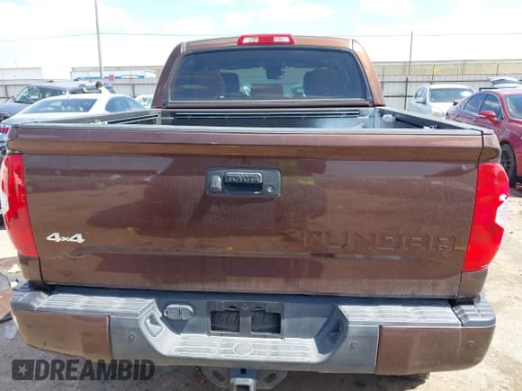✅ 2017 Toyota Tundra Platinum • VIN: 5TFAW5F10HX626991 • Lot: 41778320. Listed on IAAI with 211,484 mi. Free auction sales archive from the USA and detailed vehicle history report at DreamBid. Image 16.