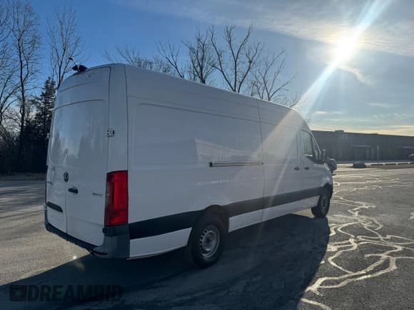 ✅ 2019 Freightliner Sprinter • VIN: WDRPF1CD0KT009249 • Лот: 45033195. Опубликован ранее на Copart с пробегом Не указан. Бесплатный доступ к архиву аукционных продаж из США и подробный отчёт об истории автомобиля на DreamBid. Изображение 4.