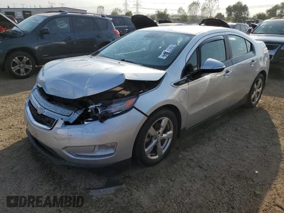 ✅ 2014 Chevrolet Volt • VIN: 1G1RA6E46EU172321 • Lot: 70772304. Wystawiony na Copart z przebiegiem 72 158 mil. Bezpłatny archiwum sprzedaży aukcyjnych z USA i szczegółowy raport historii pojazdu na DreamBid. Zdjęcie 1.