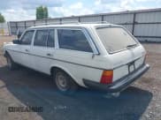 ✅ 1980 Mercedes-Benz 240 • VIN: WDB12319012016266 • Lot: 42305258. Listed on IAAI with 289,708 mi. Free auction sales archive from the USA and detailed vehicle history report at DreamBid. Image 3.