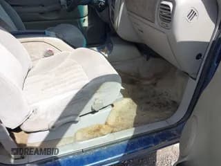 ✅ 2000 Chevrolet Blazer LS • VIN: 1GNCS13W3YK144615 • Lot: 42549560. Wystawiony na IAAI z przebiegiem 203 875 mil. Bezpłatny archiwum sprzedaży aukcyjnych z USA i szczegółowy raport historii pojazdu na DreamBid. Zdjęcie 5.