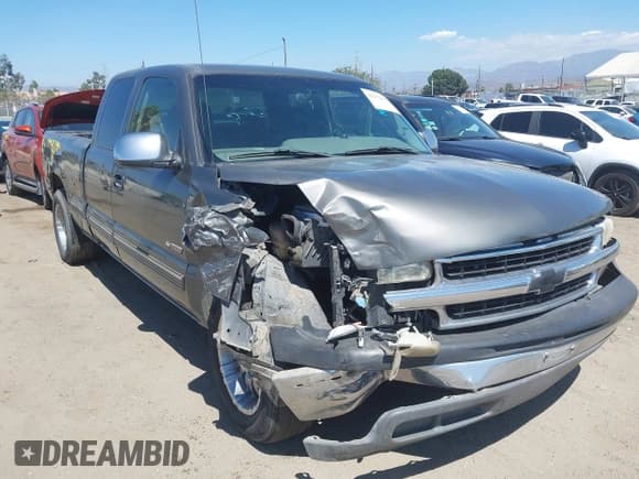 ✅ 2001 Chevrolet Silverado 1500 LS • VIN: 2GCEC19T311133695 • Lot: 43152044. Listed on IAAI with 185,385 mi. Free auction sales archive from the USA and detailed vehicle history report at DreamBid. Image 1.