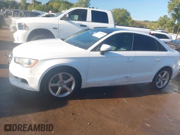 ✅ 2016 Audi A3 Premium • VIN: WAUA7GFF7G1057737 • Lot: 43255290. Listed on IAAI with 139,022 mi. Free auction sales archive from the USA and detailed vehicle history report at DreamBid. Image 14.