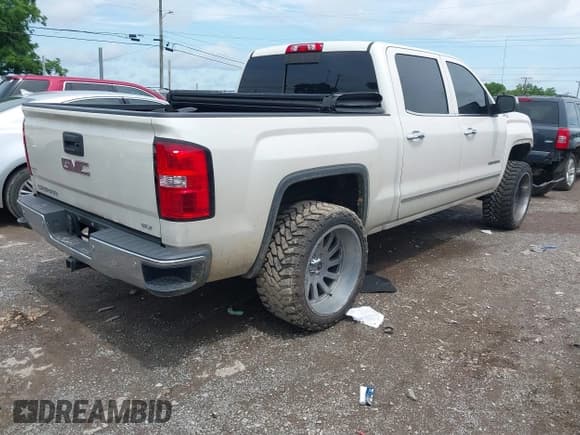✅ 2015 GMC Sierra 1500 SLT • VIN: 3GTU2VEC8FG309117 • Lot: 42505739. Listed on IAAI with 311,603 mi. Free auction sales archive from the USA and detailed vehicle history report at DreamBid. Image 4.