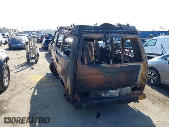 ✅ 1984 Volkswagen Vanagon • VIN: WV2ZB0256EH121846 • Лот: 43622375. Опубликован ранее на IAAI с пробегом Не указан. Бесплатный доступ к архиву аукционных продаж из США и подробный отчёт об истории автомобиля на DreamBid. Изображение 6.