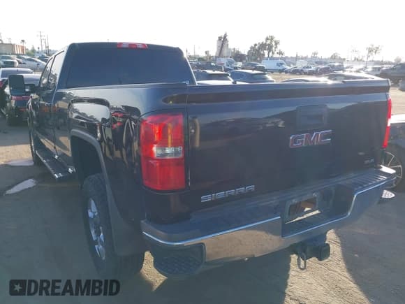✅ 2019 GMC Sierra 2500HD SLE • VIN: 1GT12PEY9KF148167 • Lot: 43678820. Wystawiony na IAAI z przebiegiem 265 894 mil. Bezpłatny archiwum sprzedaży aukcyjnych z USA i szczegółowy raport historii pojazdu na DreamBid. Zdjęcie 3.