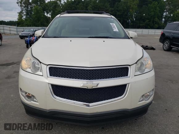 ✅ 2011 Chevrolet Traverse 2LT • VIN: 1GNKRJED3BJ156893 • Lot: 71366094. Wystawiony na Copart z przebiegiem 142 759 mil. Bezpłatny archiwum sprzedaży aukcyjnych z USA i szczegółowy raport historii pojazdu na DreamBid. Zdjęcie 5.