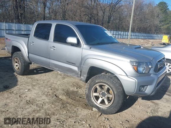 ✅ 2014 Toyota Tacoma • VIN: 3TMLU4ENXEM147587 • Lot: 41493027. Listed on IAAI with 160,207 mi. Free auction sales archive from the USA and detailed vehicle history report at DreamBid. Image 1.