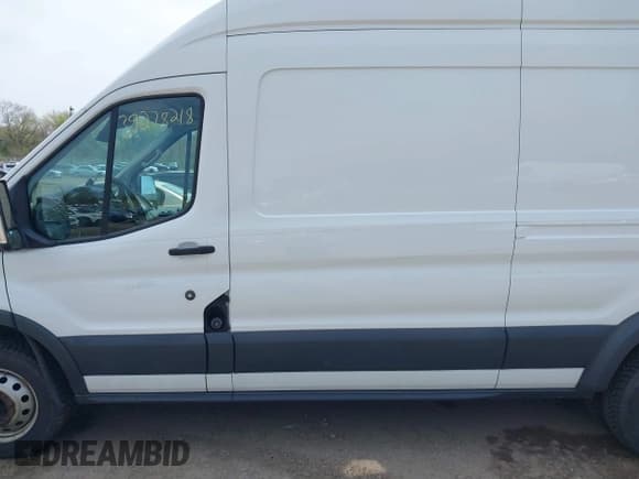 ✅ 2017 Ford Transit • VIN: 1FTBF4XM0HKA58004 • Lot: 39278218. Listed on IAAI with 174,620 mi. Free auction sales archive from the USA and detailed vehicle history report at DreamBid. Image 14.