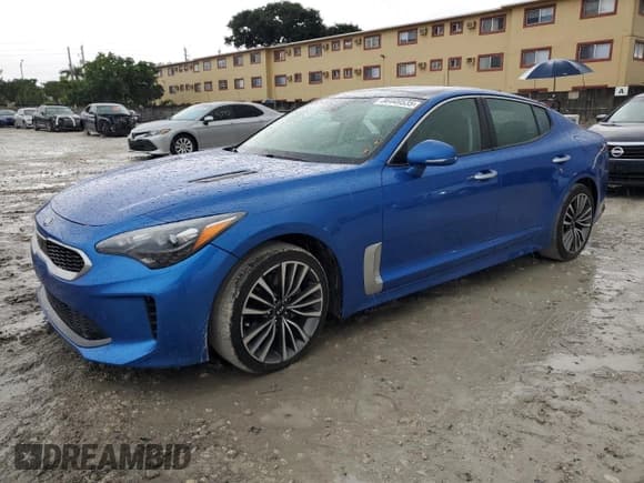✅ 2018 Kia Stinger Premium • VIN: KNAE25LA1J6014938 • Lot: 86449535. Wystawiony na Copart z przebiegiem 93 668 mil. Bezpłatny archiwum sprzedaży aukcyjnych z USA i szczegółowy raport historii pojazdu na DreamBid. Zdjęcie 1.