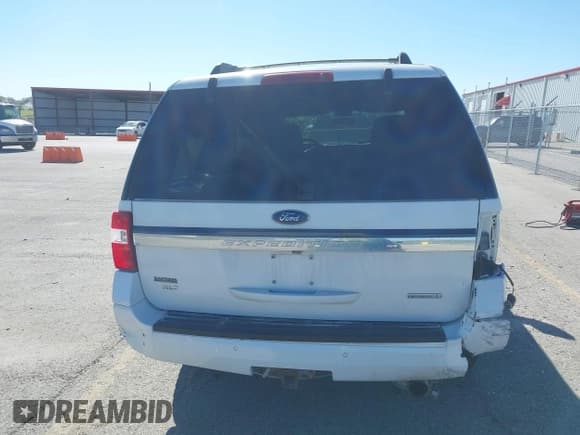 ✅ 2017 Ford Expedition XLT • VIN: 1FMJU1JT0HEA39642 • Lot: 43475611. Wystawiony na IAAI z przebiegiem 175 037 mil. Bezpłatny archiwum sprzedaży aukcyjnych z USA i szczegółowy raport historii pojazdu na DreamBid. Zdjęcie 17.