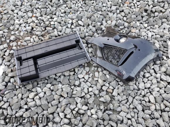 ✅ 2022 Maserati Levante Modena S • VIN: ZN661ZUM5NX396321 • Lot: 87076404. Wystawiony na Copart z przebiegiem 38 546 mil. Bezpłatny archiwum sprzedaży aukcyjnych z USA i szczegółowy raport historii pojazdu na DreamBid. Zdjęcie 14.