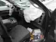 2019 Ram 1500 Big Horn z VIN 1C6RR6TT8KS730615, wystawiony jako IAAI lot #42407873 z przebiegiem 90 891 mil mil oraz . Historia ofert i sprzedaży dostępna na DreamBid. Obrazek 5.