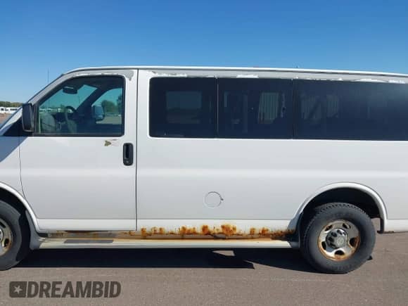 2011 Chevrolet Express Passenger LT с VIN 1GAZGYFG6B1178586, выставлен на аукционе IAAI как лот 43429542 с пробегом 33 487 миль миль и . История ставок и продаж доступна на DreamBid. Изображение 14.
