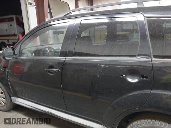 ✅ 2011 Mitsubishi Outlander ES • VIN: JA4AS2AW4BU018519 • Lot: 42074745. Wystawiony na IAAI z przebiegiem 174 880 mil. Bezpłatny archiwum sprzedaży aukcyjnych z USA i szczegółowy raport historii pojazdu na DreamBid. Zdjęcie 14.