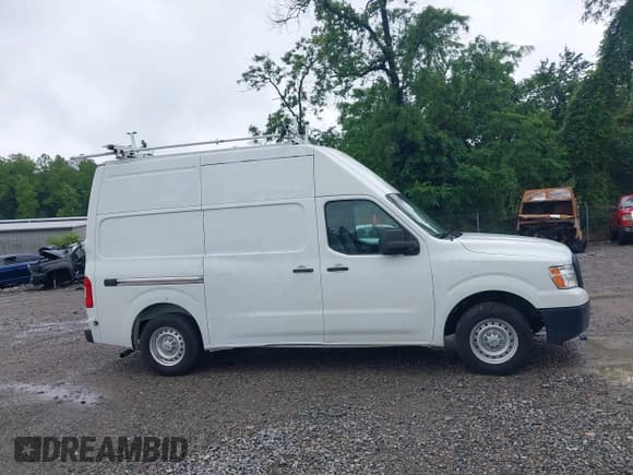 ✅ 2016 Nissan NV SV • VIN: 1N6BF0LY5GN806774 • Lot: 42176032. Wystawiony na IAAI z przebiegiem 172 825 mil. Bezpłatny archiwum sprzedaży aukcyjnych z USA i szczegółowy raport historii pojazdu na DreamBid. Zdjęcie 13.