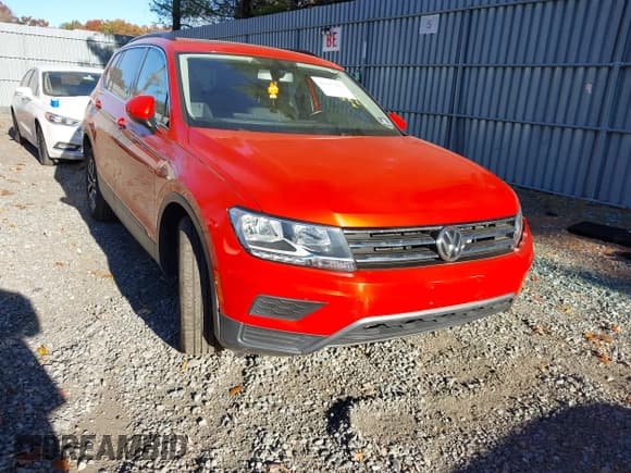 ✅ 2019 Volkswagen Tiguan SE • VIN: 3VV2B7AX7KM118569 • Lot: 43615986. Wystawiony na IAAI z przebiegiem 40 899 mil. Bezpłatny archiwum sprzedaży aukcyjnych z USA i szczegółowy raport historii pojazdu na DreamBid. Zdjęcie 1.