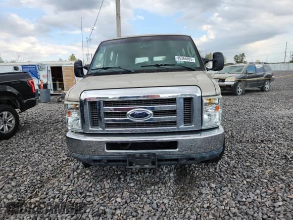 ✅ 2011 Ford Econoline Passenger XLT • VIN: 1FBNE3BL4BDA78880 • Lot: 85368055. Wystawiony na Copart z przebiegiem 52 962 mil. Bezpłatny archiwum sprzedaży aukcyjnych z USA i szczegółowy raport historii pojazdu na DreamBid. Zdjęcie 5.