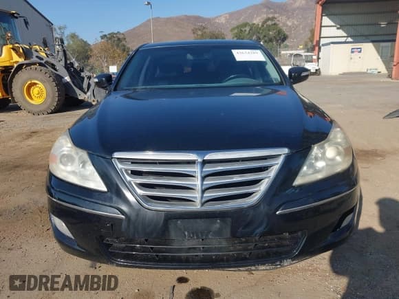 ✅ 2009 Hyundai Genesis • VIN: KMHGC46E69U046515 • Lot: 43634289. Wystawiony na IAAI z przebiegiem 195 447 mil. Bezpłatny archiwum sprzedaży aukcyjnych z USA i szczegółowy raport historii pojazdu na DreamBid. Zdjęcie 6.