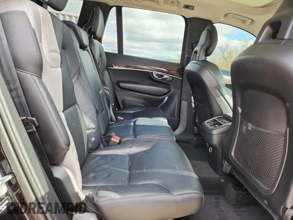 ✅ 2017 Volvo XC90 Momentum • VIN: YV4A22PK6H1110104 • Lot: 89910165. Listed on Copart with 129,639 mi. Free auction sales archive from the USA and detailed vehicle history report at DreamBid. Image 11.