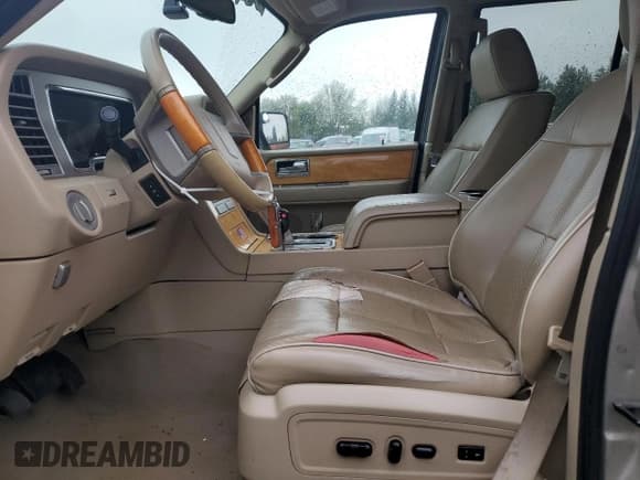 ✅ 2007 Lincoln Navigator • VIN: 5LMFU27587LJ04975 • Lot: 86279825. Wystawiony na Copart z przebiegiem 187 332 mil. Bezpłatny archiwum sprzedaży aukcyjnych z USA i szczegółowy raport historii pojazdu na DreamBid. Zdjęcie 7.