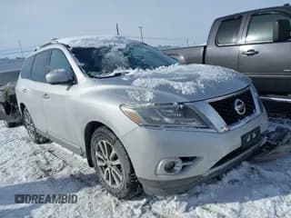 ✅ 2015 Nissan Pathfinder S • VIN: 5N1AR2MM3FC689005 • Lot: 41397166. Wystawiony na IAAI z przebiegiem 143 345 mil. Bezpłatny archiwum sprzedaży aukcyjnych z USA i szczegółowy raport historii pojazdu na DreamBid. Zdjęcie 1.