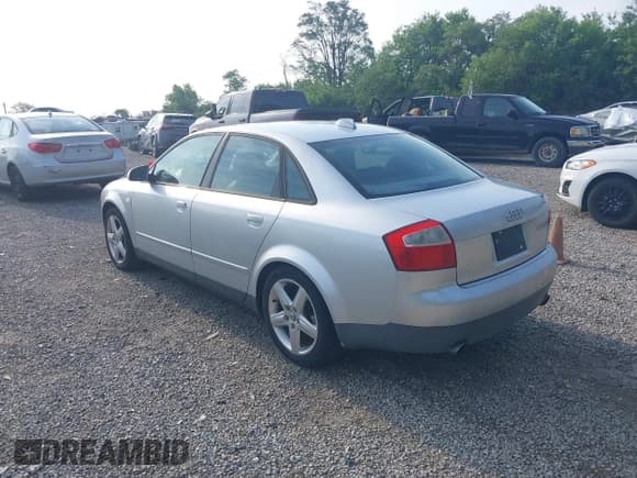 ✅ 2004 Audi A4 1.8T • VIN: WAULC68E14A100743 • Lot: 42589623. Listed on IAAI with 236,122 mi. Free auction sales archive from the USA and detailed vehicle history report at DreamBid. Image 3.