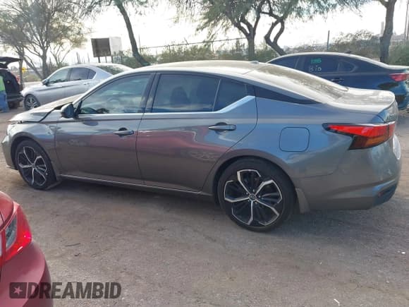 ✅ 2024 Nissan Altima SR • VIN: 1N4BL4CV4RN433194 • Lot: 43693441. Listed on IAAI with 21,754 mi. Free auction sales archive from the USA and detailed vehicle history report at DreamBid. Image 14.