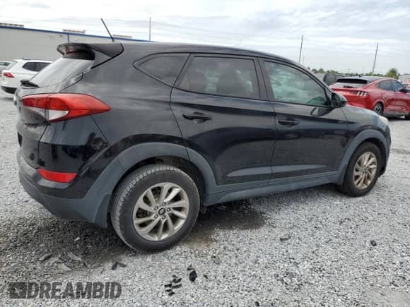 2017 Hyundai Tucson SE z VIN KM8J23A48HU262124, wystawiony jako Copart lot #80371885 z przebiegiem 160 361 mil mil oraz Szkoda całkowita • Salvage title. Historia ofert i sprzedaży dostępna na DreamBid. Obrazek 3.