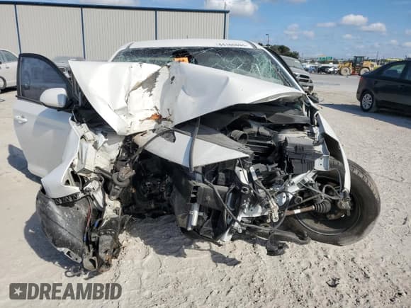 ✅ 2018 Hyundai Accent SE • VIN: 3KPC24A38JE010131 • Лот: 84160894. Опубликован ранее на Copart с пробегом 27 417 миль. Бесплатный доступ к архиву аукционных продаж из США и подробный отчёт об истории автомобиля на DreamBid. Изображение 5.