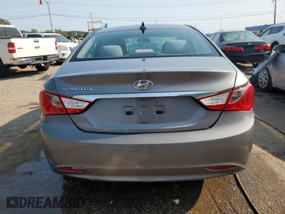 ✅ 2011 Hyundai Sonata GLS • VIN: 5NPEB4AC0BH055487 • Lot: 71180654. Listed on Copart with 125,295 mi. Free auction sales archive from the USA and detailed vehicle history report at DreamBid. Image 6.