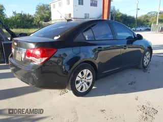 2016 Chevrolet Cruze LS z VIN 1G1PC5SH6G7199023, wystawiony jako IAAI lot #43420590 z przebiegiem 137 745 mil mil oraz . Historia ofert i sprzedaży dostępna na DreamBid. Obrazek 4.