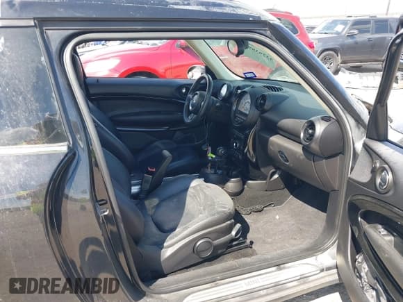 ✅ 2014 MINI Paceman • VIN: WMWSS1C51EWN94633 • Lot: 43293898. Wystawiony na IAAI z przebiegiem 98 592 mil. Bezpłatny archiwum sprzedaży aukcyjnych z USA i szczegółowy raport historii pojazdu na DreamBid. Zdjęcie 5.