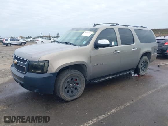 ✅ 2007 Chevrolet Suburban LTZ • VIN: 1GNFK16327J154121 • Lot: 43727475. Listed on IAAI with 190,340 mi. Free auction sales archive from the USA and detailed vehicle history report at DreamBid. Image 18.