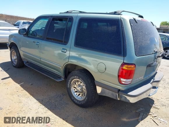 ✅ 1998 Ford Explorer XL • VIN: 1FMZU34EXWZA91412 • Lot: 42917711. Wystawiony na IAAI z przebiegiem 138 651 mil. Bezpłatny archiwum sprzedaży aukcyjnych z USA i szczegółowy raport historii pojazdu na DreamBid. Zdjęcie 3.