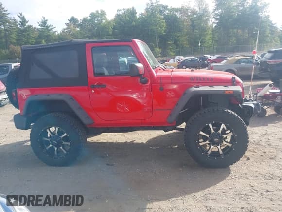 ✅ 2014 Jeep Wrangler Sport • VIN: 1C4AJWAG4EL322761 • Lot: 43222275. Wystawiony na IAAI z przebiegiem 126 980 mil. Bezpłatny archiwum sprzedaży aukcyjnych z USA i szczegółowy raport historii pojazdu na DreamBid. Zdjęcie 14.