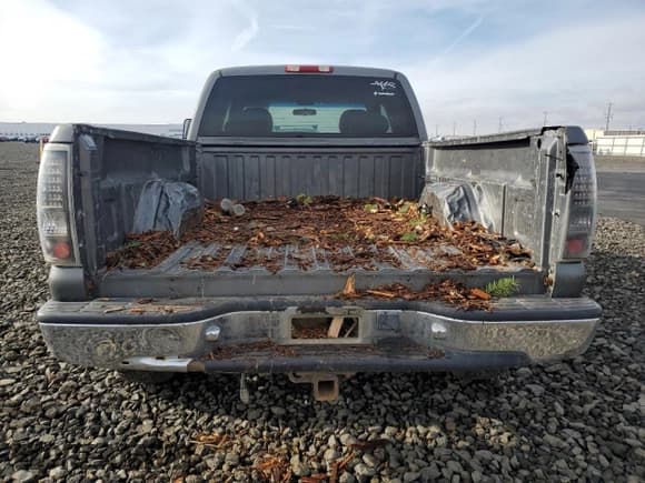 ✅ 2000 Chevrolet Silverado 1500 LS • VIN: 2GCEK19V5Y1152456 • Lot: 92304185. Wystawiony na Copart z przebiegiem 295 253 mil. Bezpłatny archiwum sprzedaży aukcyjnych z USA i szczegółowy raport historii pojazdu na DreamBid. Zdjęcie 6.