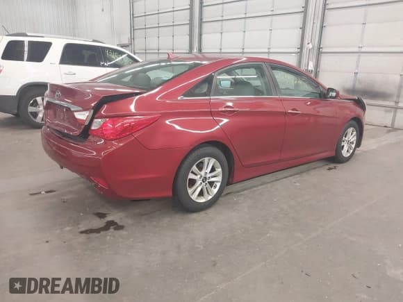 ✅ 2014 Hyundai Sonata GLS • VIN: 5NPEB4AC9EH835850 • Лот: 43142250. Опубликован ранее на IAAI с пробегом 209 506 миль. Бесплатный доступ к архиву аукционных продаж из США и подробный отчёт об истории автомобиля на DreamBid. Изображение 4.