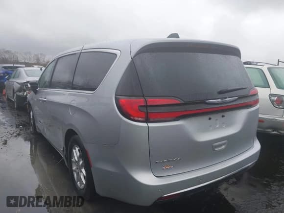 ✅ 2024 Chrysler Pacifica Touring L • VIN: 2C4RC1BG6RR180649 • Lot: 43561980. Listed on IAAI with 20,446 mi. Free auction sales archive from the USA and detailed vehicle history report at DreamBid. Image 3.