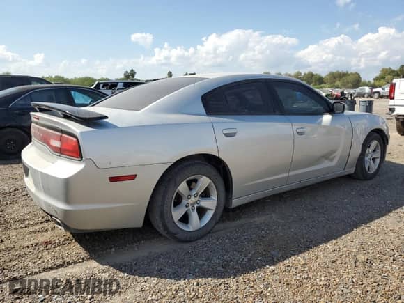 ✅ 2012 Dodge Charger SE • VIN: 2C3CDXBG6CH202916 • Lot: 82659015. Wystawiony na Copart z przebiegiem 236 826 mil. Bezpłatny archiwum sprzedaży aukcyjnych z USA i szczegółowy raport historii pojazdu na DreamBid. Zdjęcie 3.