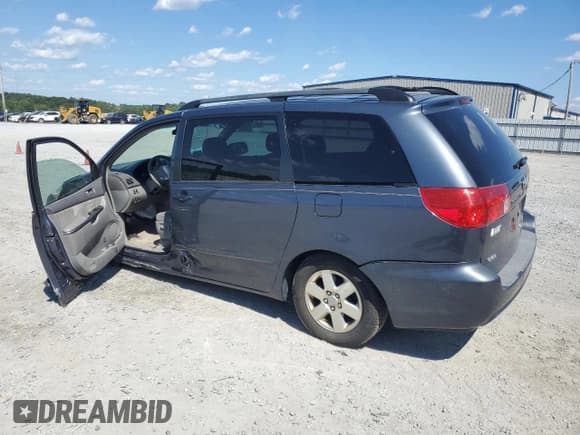 ✅ 2008 Toyota Sienna CE • VIN: 5TDZK23C68S184808 • Lot: 70724165. Listed on Copart with 248,775 mi. Free auction sales archive from the USA and detailed vehicle history report at DreamBid. Image 2.