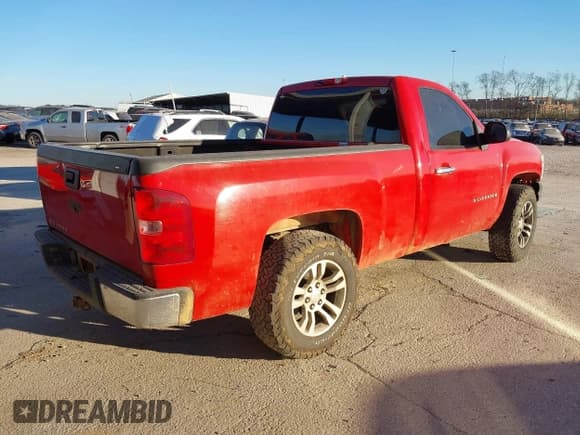 ✅ 2007 Chevrolet Silverado 1500 Work Truck • VIN: 1GCEC14C27Z562737 • Лот: 38296618. Опубликован ранее на IAAI с пробегом 148 924 миль. Бесплатный доступ к архиву аукционных продаж из США и подробный отчёт об истории автомобиля на DreamBid. Изображение 4.