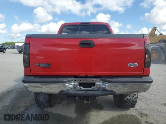 ✅ 2000 Ford F-250 XL • VIN: 1FTNX21F3YEE52488 • Лот: 82152775. Опубликован ранее на Copart с пробегом 294 184 миль. Бесплатный доступ к архиву аукционных продаж из США и подробный отчёт об истории автомобиля на DreamBid. Изображение 6.