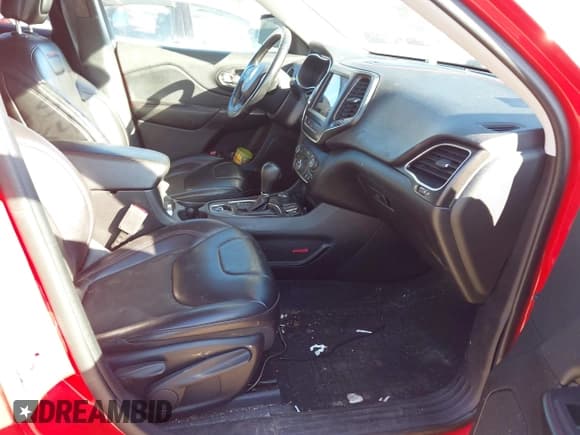 ✅ 2019 Jeep Cherokee Trailhawk • VIN: 1C4PJMBX7KD298488 • Lot: 40697687. Listed on IAAI with 127,060 mi. Free auction sales archive from the USA and detailed vehicle history report at DreamBid. Image 5.