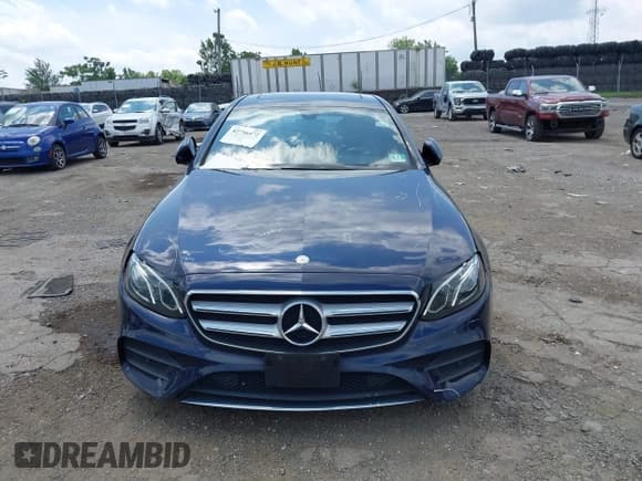 ✅ 2017 Mercedes-Benz E 300 Luxury • VIN: WDDZF4KB0HA134109 • Lot: 42756472. Wystawiony na IAAI z przebiegiem Nie podano. Bezpłatny archiwum sprzedaży aukcyjnych z USA i szczegółowy raport historii pojazdu na DreamBid. Zdjęcie 12.