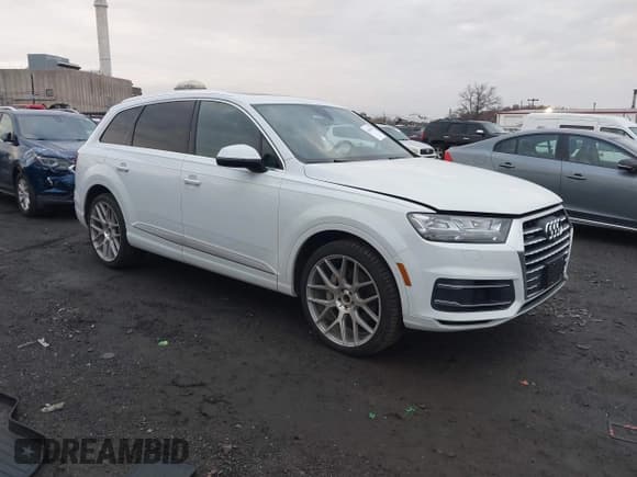 ✅ 2017 Audi Q7 Premium Plus • VIN: WA1LAAF75HD030243 • Lot: 43804393. Listed on IAAI with 92,008 mi. Free auction sales archive from the USA and detailed vehicle history report at DreamBid. Image 1.
