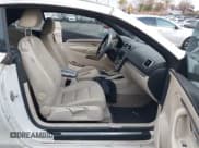 ✅ 2010 Volkswagen Eos Komfort • VIN: WVWBA7AH1AV019762 • Lot: 43695887. Wystawiony na IAAI z przebiegiem Nie podano. Bezpłatny archiwum sprzedaży aukcyjnych z USA i szczegółowy raport historii pojazdu na DreamBid. Zdjęcie 5.