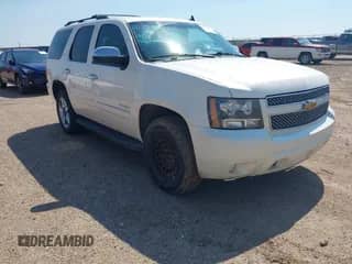 2013 Chevrolet Tahoe LTZ z VIN 1GNSKCE04DR331475, wystawiony jako IAAI lot #42897009 z przebiegiem 178 454 mil mil oraz . Historia ofert i sprzedaży dostępna na DreamBid. Obrazek 1.