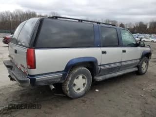 ✅ 1997 GMC Suburban • VIN: 1GKFK16R3VJ761305 • Lot: 85785574. Wystawiony na Copart z przebiegiem 269 721 mil. Bezpłatny archiwum sprzedaży aukcyjnych z USA i szczegółowy raport historii pojazdu na DreamBid. Zdjęcie 3.