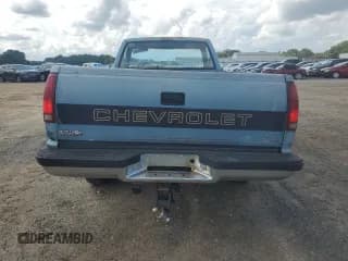 ✅ 1988 Chevrolet Silverado 2500 • VIN: 2GCFC24K2J1276789 • Lot: 64412535. Wystawiony na Copart z przebiegiem 117 186 mil. Bezpłatny archiwum sprzedaży aukcyjnych z USA i szczegółowy raport historii pojazdu na DreamBid. Zdjęcie 6.